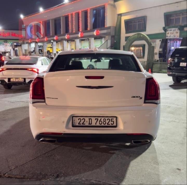 کرایسلەر 300